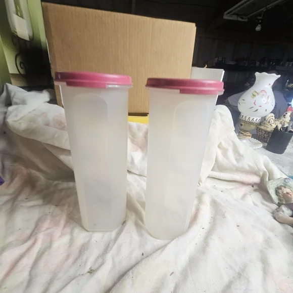 Tupperware - Picture 2 of 8